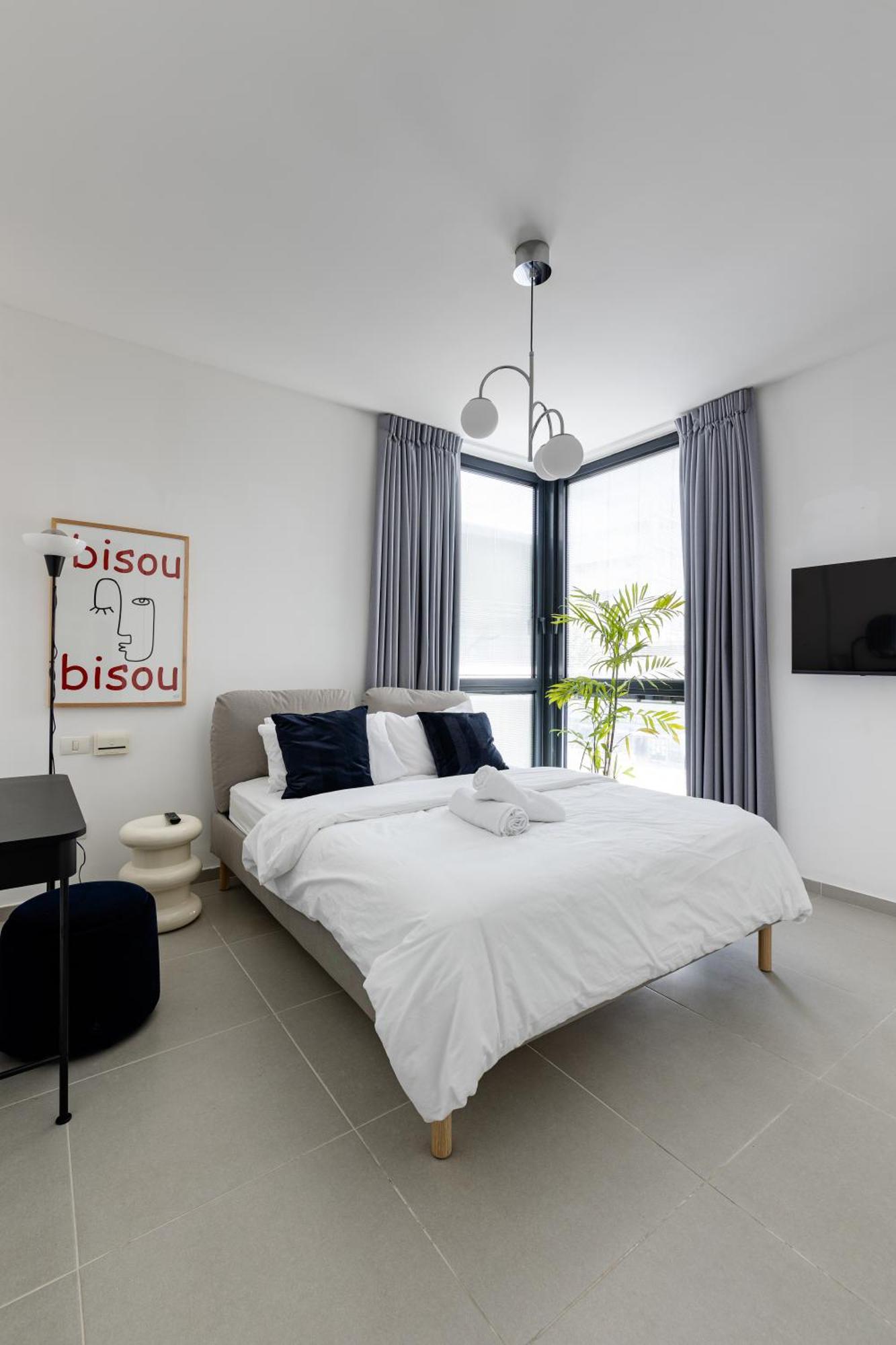 Ambassador Apartment+parking
